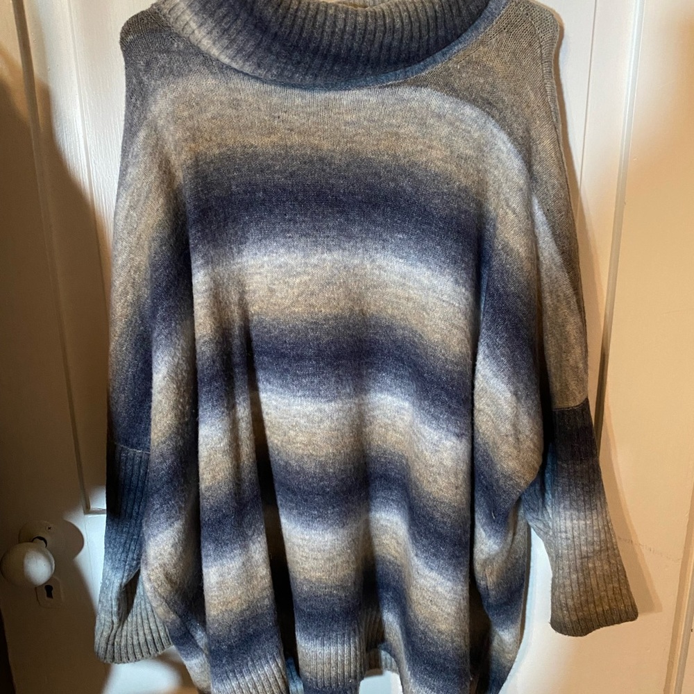 LOFT Blue/tan Ombré turtleneck- size XL